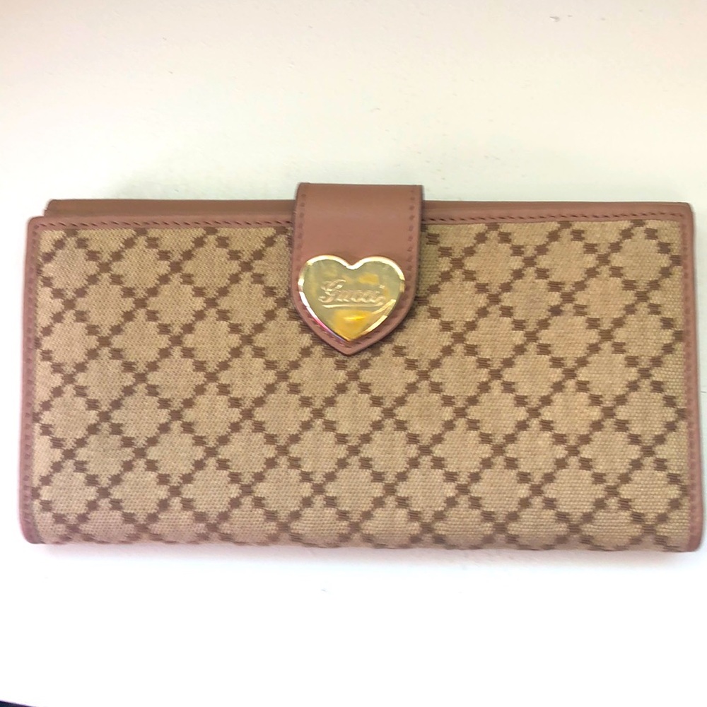 Gucci Long Wallet Rose with Gold Gucci Heart EUC